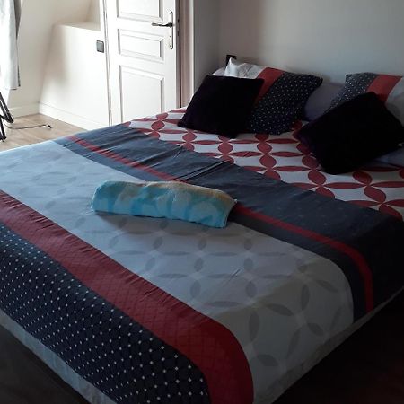 Domaine De La Rocque Bed and Breakfast Liorac-sur-Louyre Esterno foto