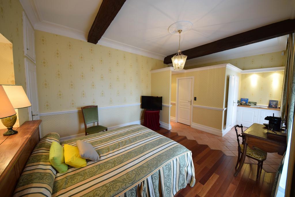 Domaine De La Rocque Bed and Breakfast Liorac-sur-Louyre Esterno foto