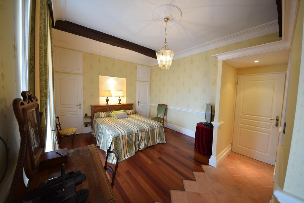 Domaine De La Rocque Bed and Breakfast Liorac-sur-Louyre Esterno foto