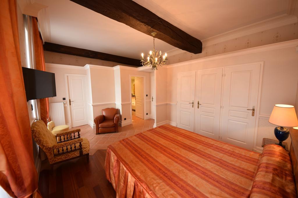 Domaine De La Rocque Bed and Breakfast Liorac-sur-Louyre Esterno foto
