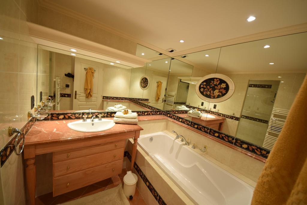 Domaine De La Rocque Bed and Breakfast Liorac-sur-Louyre Esterno foto