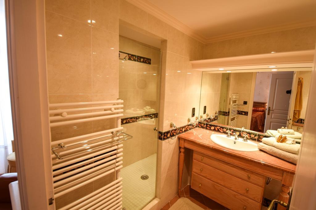 Domaine De La Rocque Bed and Breakfast Liorac-sur-Louyre Esterno foto